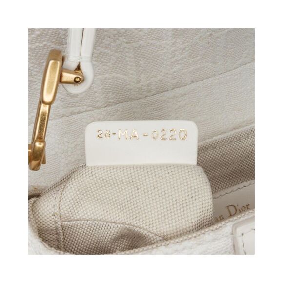 Pre Loved Dior Caro Saddle Bag Textured Leather Women White Messenger Bags - Picture 5 of 8